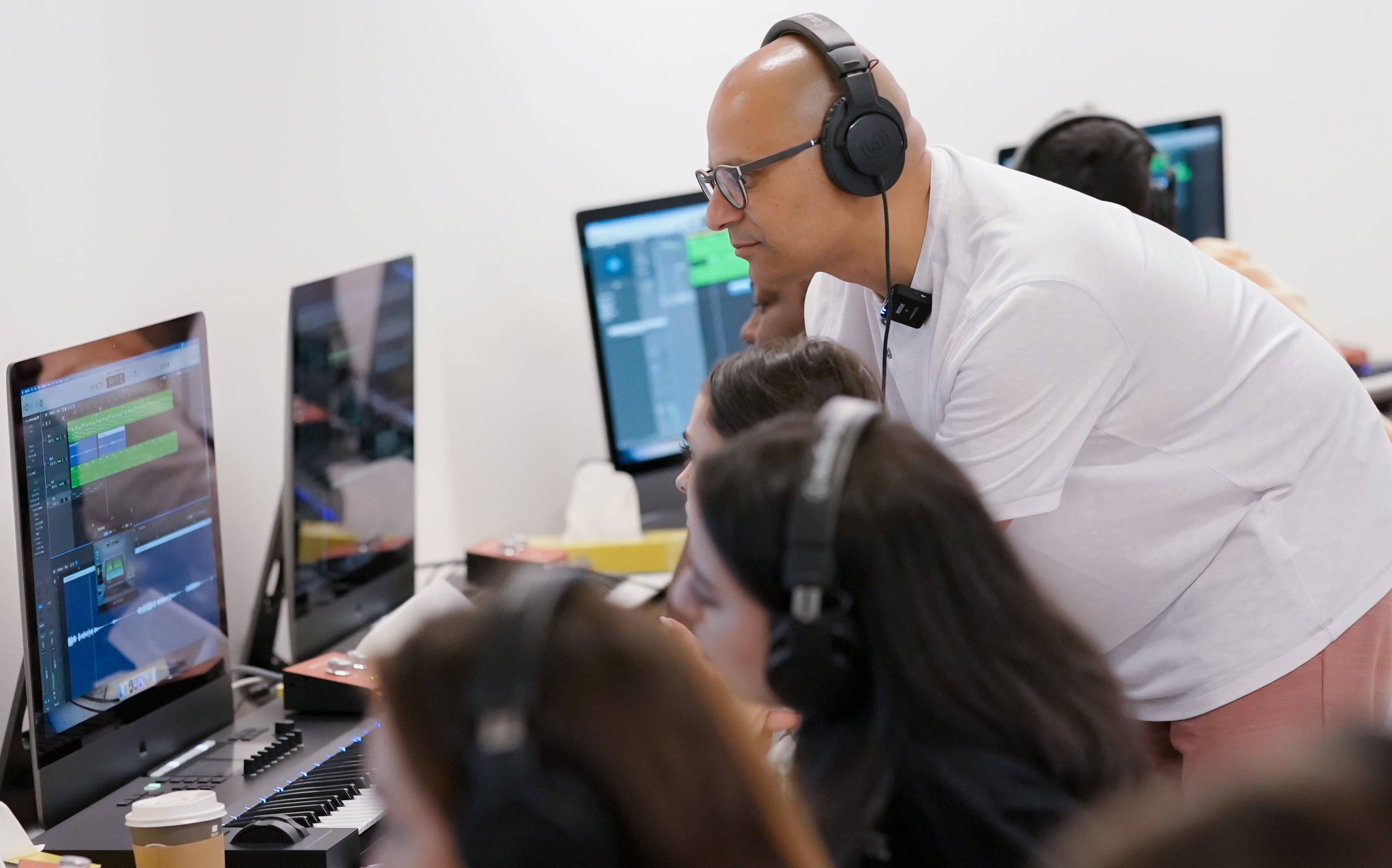 MEET THE MASTERS SERIES – SONGWRITING INTENSIVE